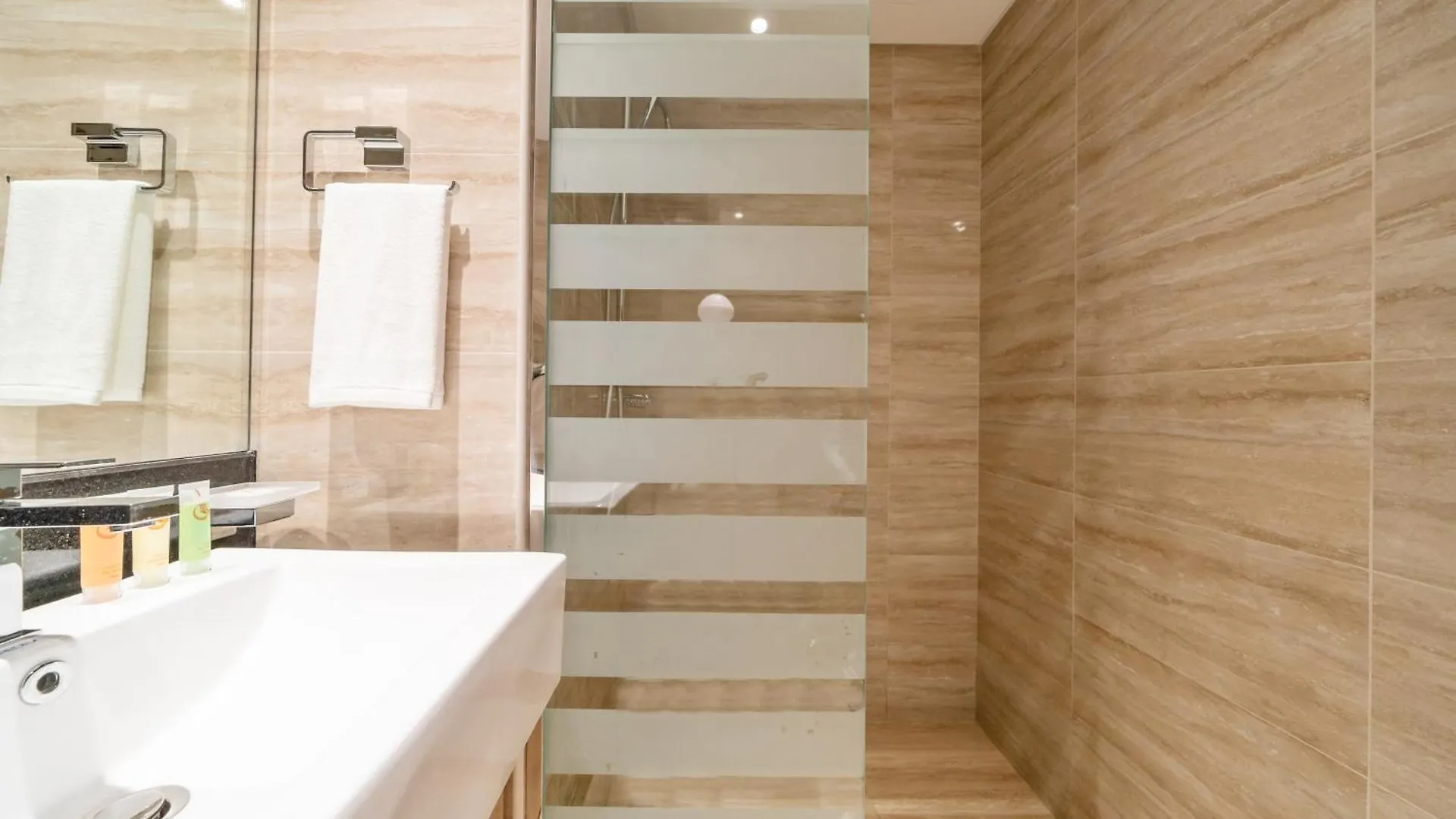 1Br Missoni Masterpiece Elegant Living With Style Apartment Dubai