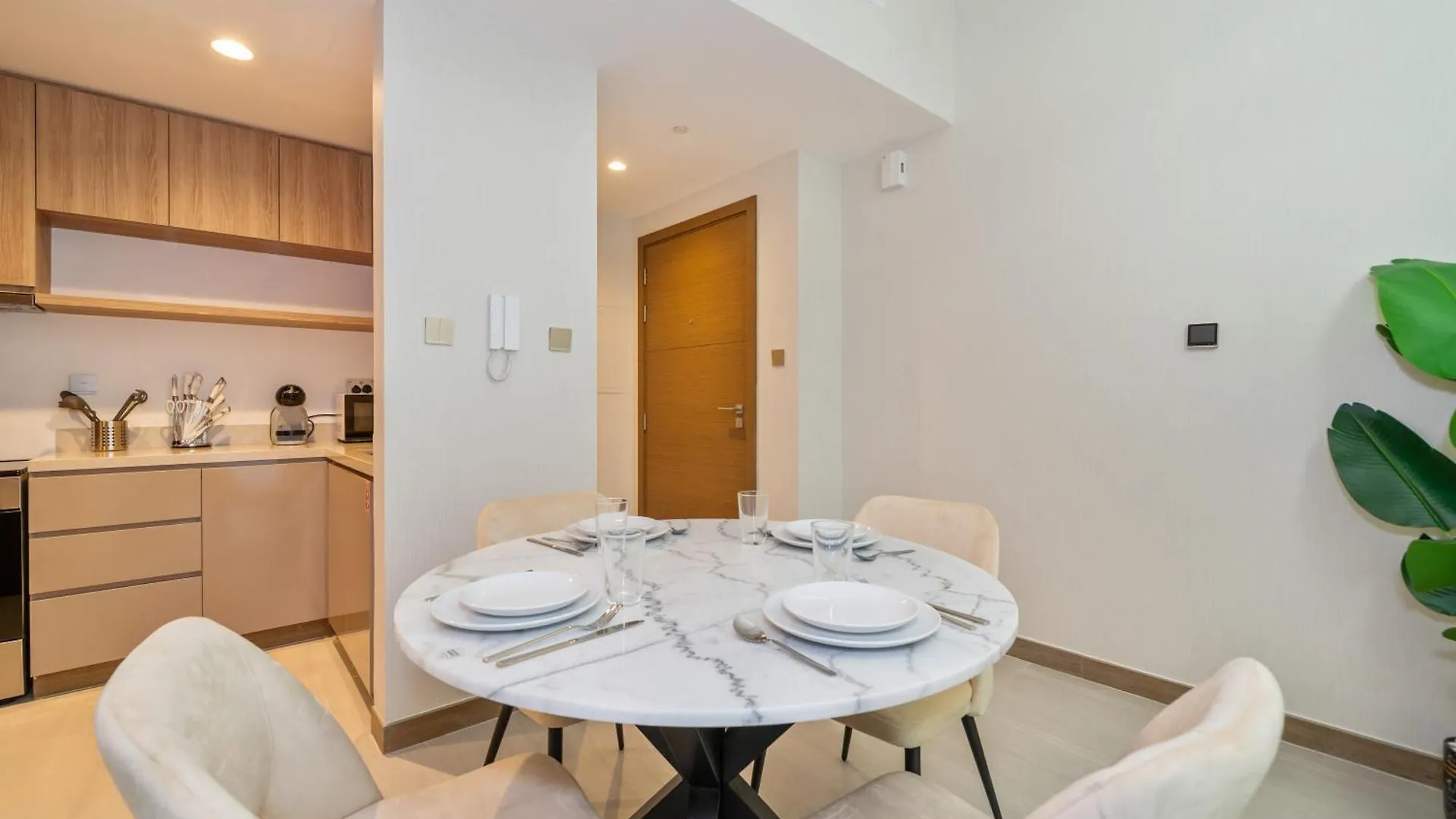 1Br Missoni Masterpiece Elegant Living With Style Apartment Dubai